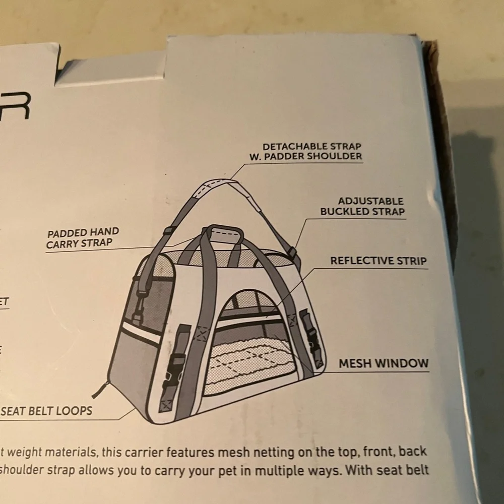New in box Spyder Pet Carrier Airline Approved Black Up to 20 lbs